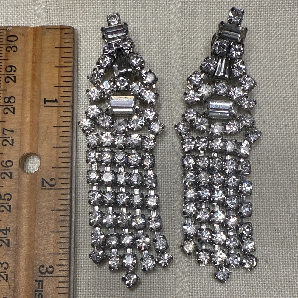 Elegant Crystal Drop Clip On Earrings